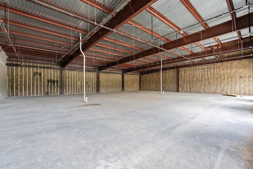 More Photos Of 2235 Dave Ward Dr, Conway Storefront Retail Office For Lease