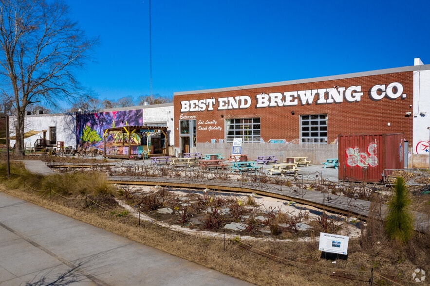 More Photos Of 929-933 White St, Atlanta Unknown For Lease