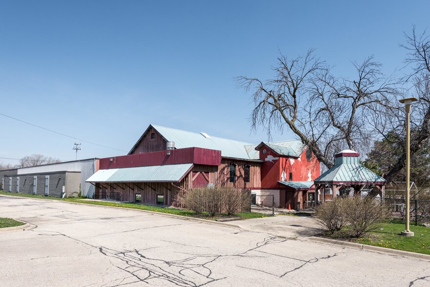 More Photos Of 243 W Roosevelt Rd, West Chicago Bowling Alley For Sale