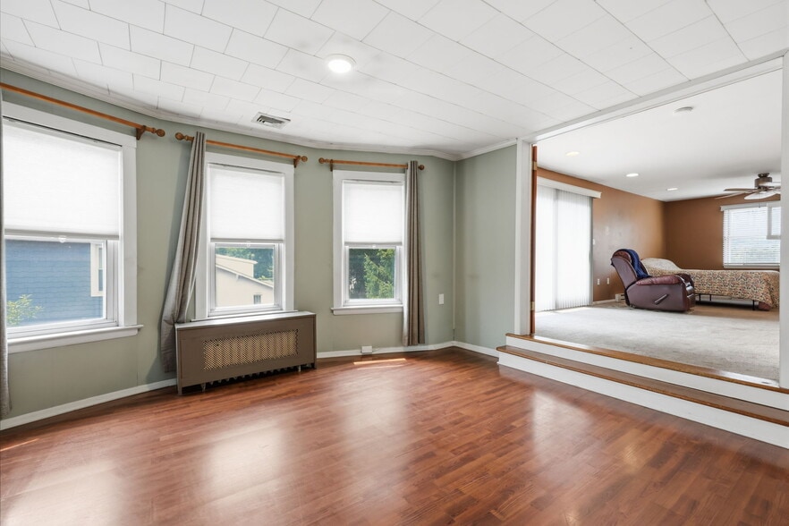 More Photos Of 168 White Horse Ave, Hamilton Office For Sale