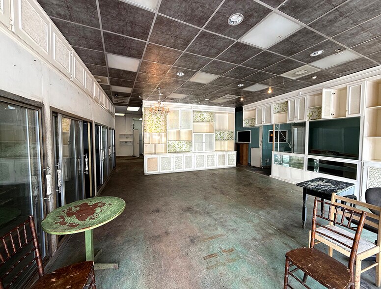 More Photos Of 1601-1607 N La Brea Ave, Los Angeles General Retail For Lease