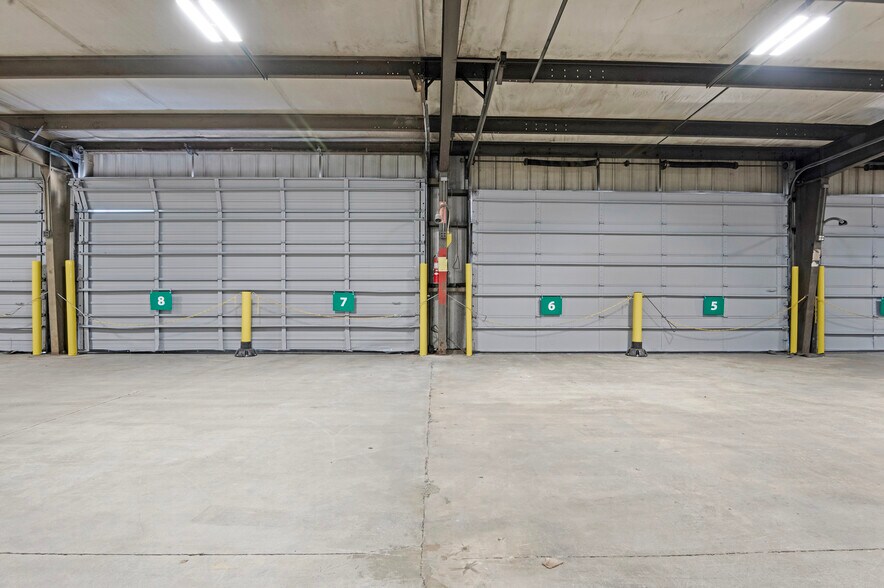 More Photos Of 161 Center St, Jacksonville Truck Terminal For Lease