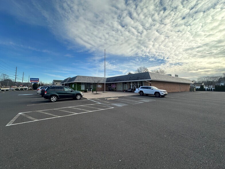 More Photos Of 2540 US Highway 1, Lawrenceville Freestanding For Sale