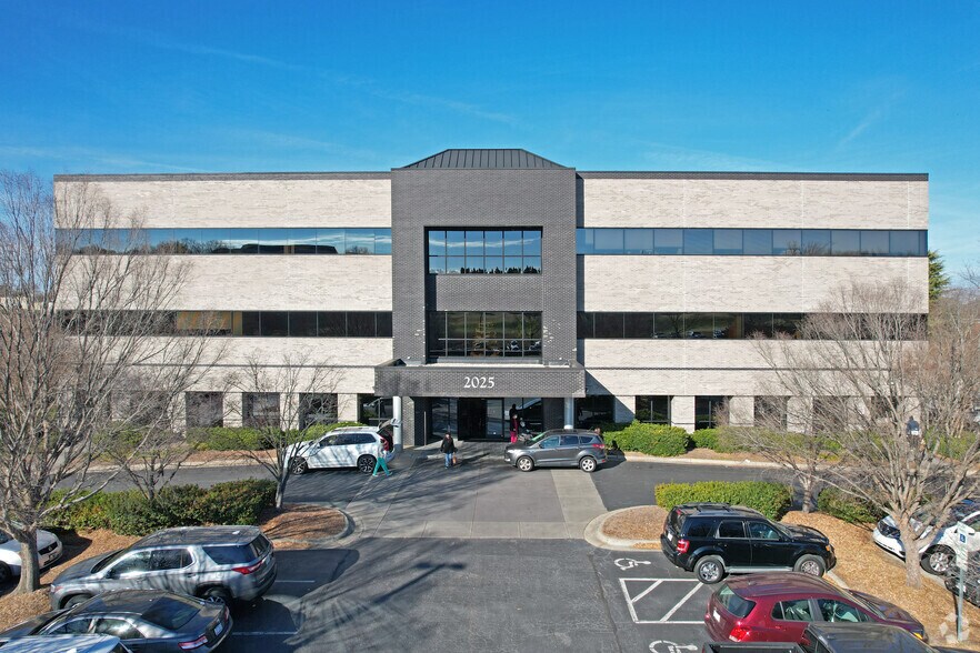 More Photos Of 2025 Frontis Plaza Blvd, Winston-Salem Medical For Lease