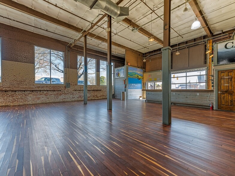 More Photos Of 212 S Green St, Morganton Bar For Sale