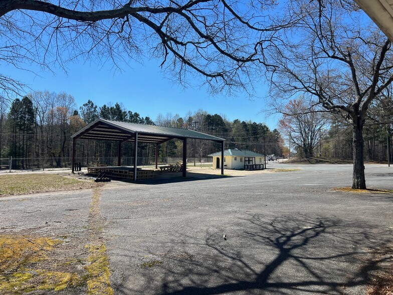 More Photos Of 1625 N US Highway 29, Salisbury Flex For Sale