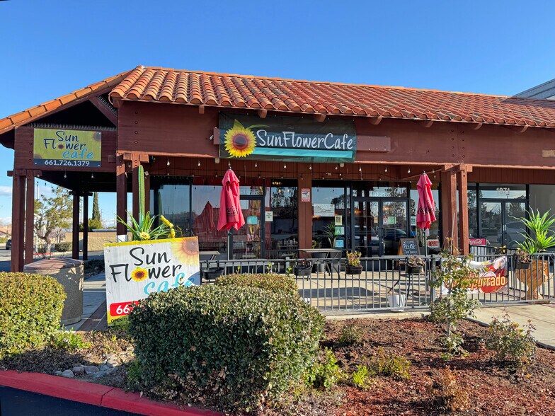 More Photos Of 1915-1989 W Avenue L, Lancaster Unknown For Lease