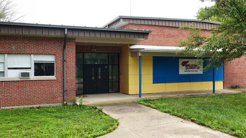 Primary Photo Of 111 W College Ave, Shelbina Schools For Sale