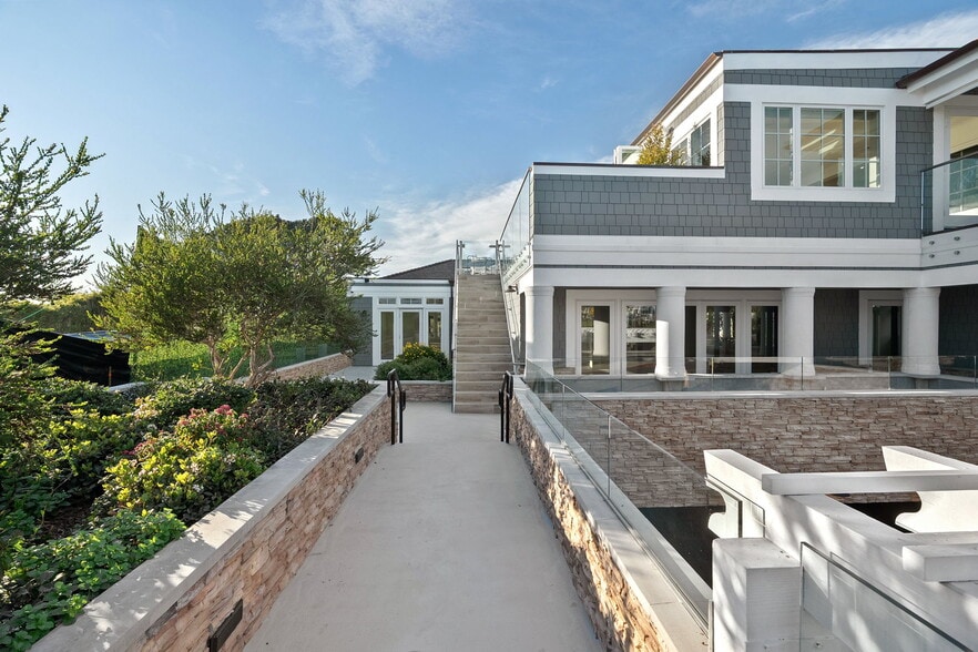 More Photos Of 1363-1373 Coast Hwy, Laguna Beach Storefront Retail Office For Sale