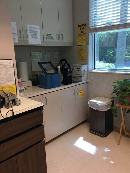 More Photos Of 900 NW 17th Ave, Delray Beach Medical For Sale