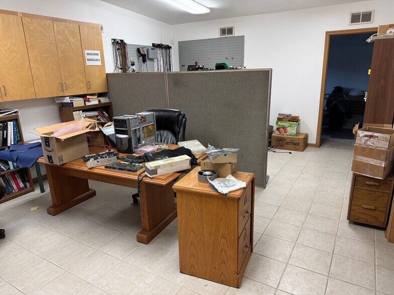 More Photos Of 24108 S Northern Illinois Dr, Channahon Warehouse For Lease