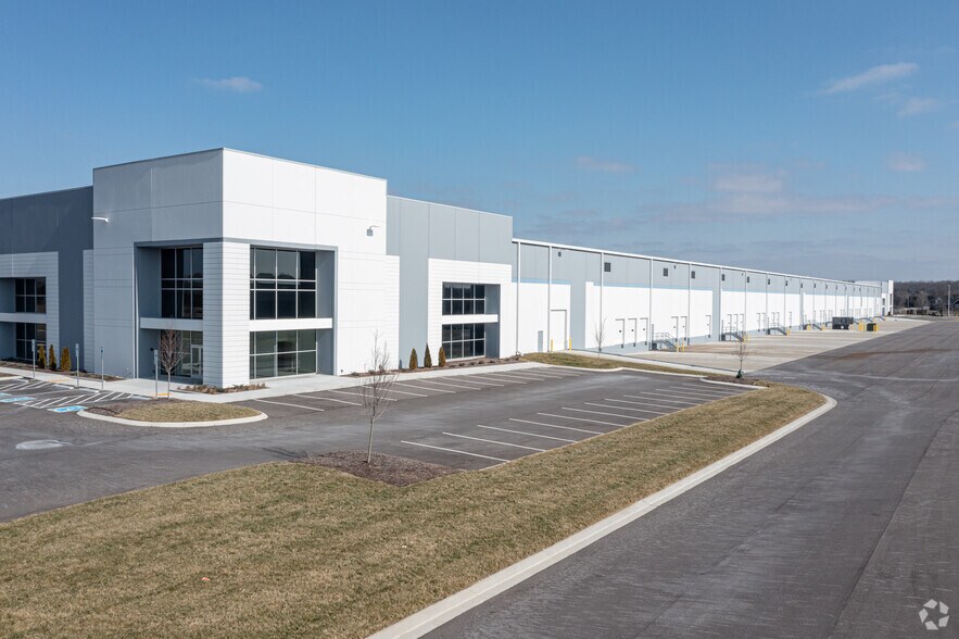 More Photos Of 135 Logistics Dr, Lebanon Industrial For Lease