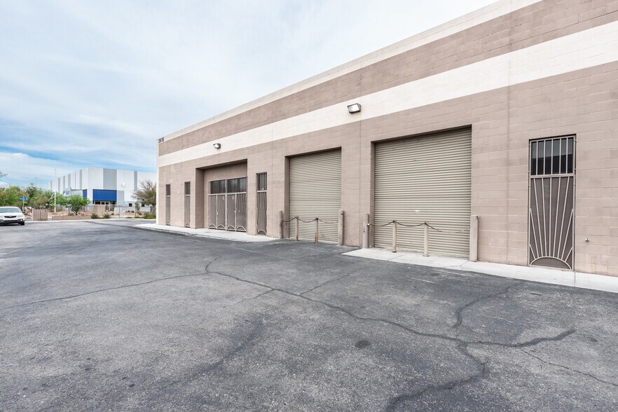 More Photos Of 2615 Branson Ave, North Las Vegas Distribution For Lease
