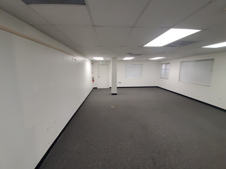 More Photos Of 1060 San Bernardino Rd, Upland Office For Sale