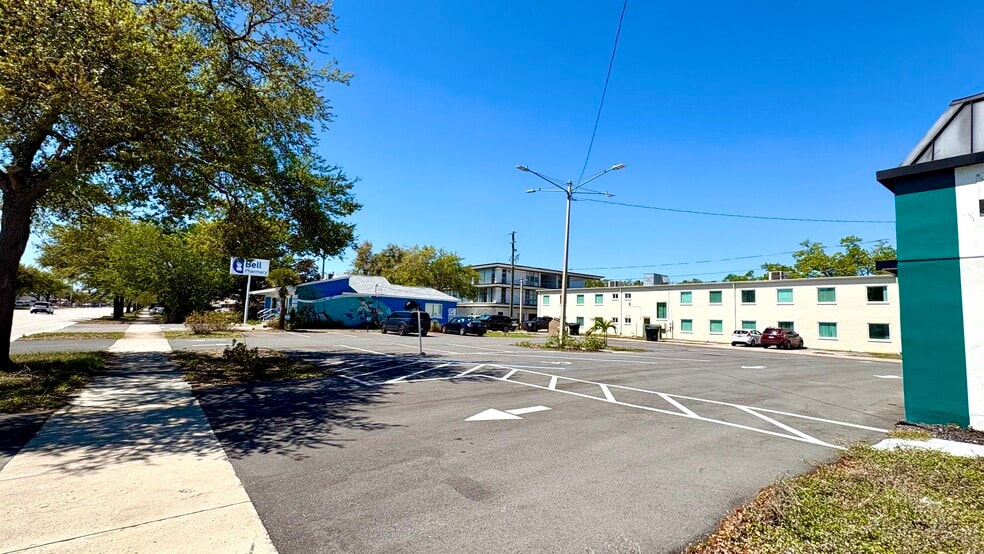 More Photos Of 3501 Central Ave N, Saint Petersburg Freestanding For Lease