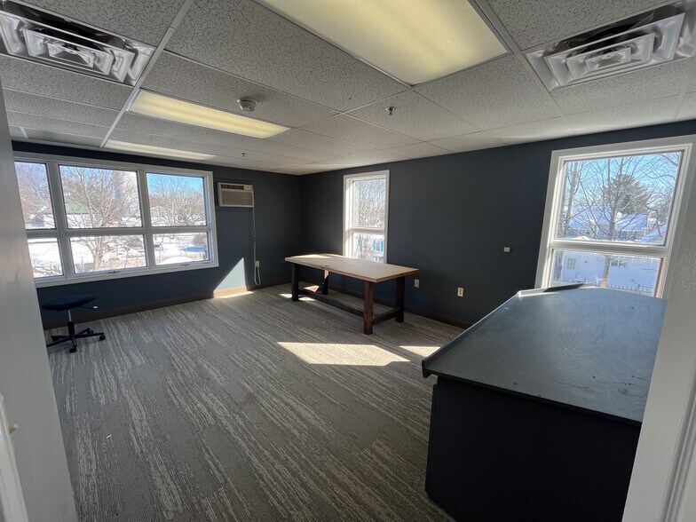 More Photos Of 155 Saco Ave, Old Orchard Beach Office For Sale