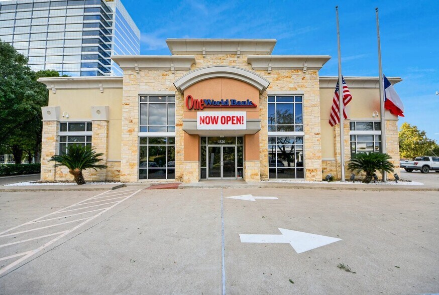Primary Photo Of 1520 W Sam Houston Pky S, Houston Bank For Lease