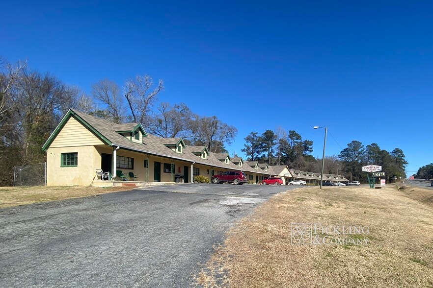More Photos Of 2240 Gray Hwy, Macon-Bibb Hotel For Sale