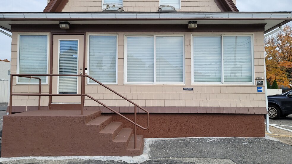 More Photos Of 1074 Washington St, Attleboro Storefront Retail Residential For Sale