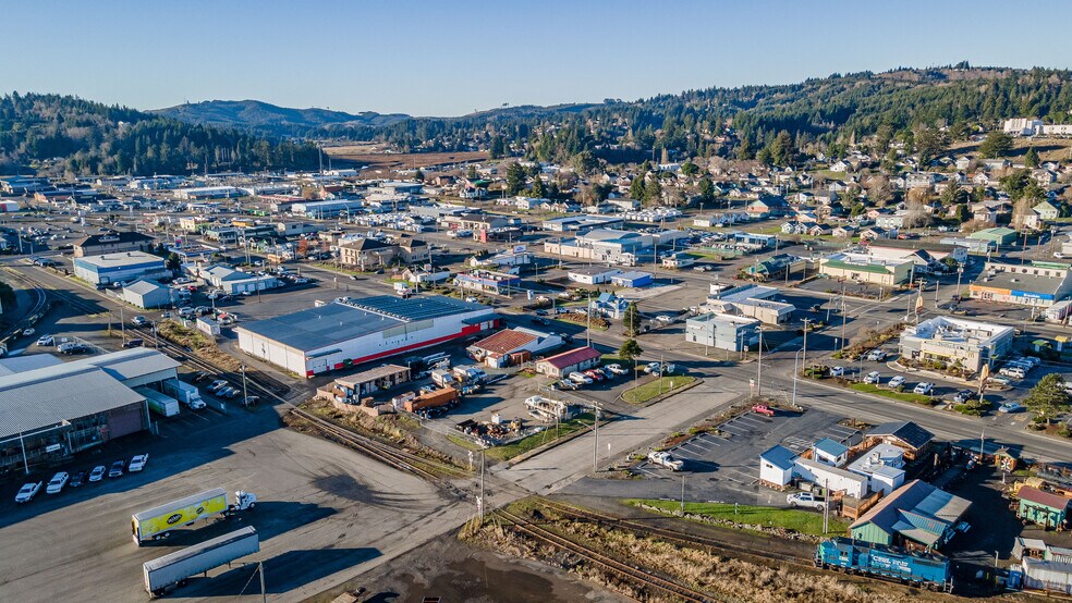 More Photos Of 102 Hall Ave, Coos Bay Restaurant For Sale