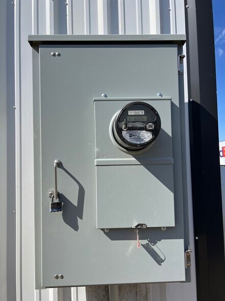 More Photos Of 426 Rose Garden Dr, McKinney Warehouse For Lease