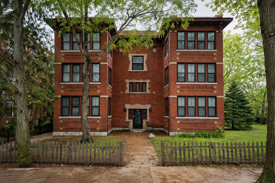 Primary Photo Of 1722 Waverly Pl, Saint Louis Apartments For Sale