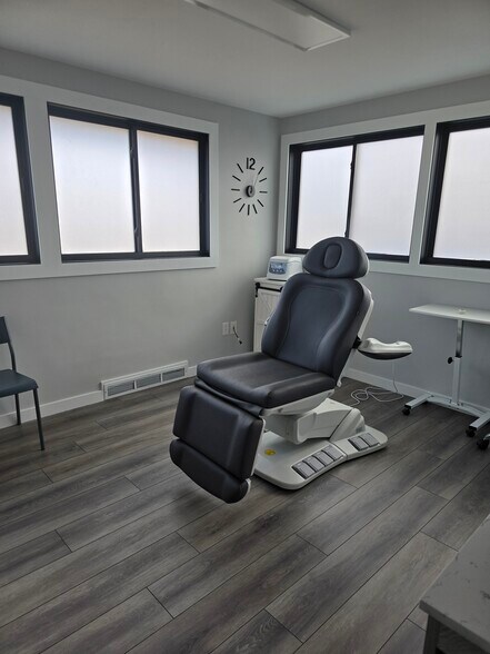 More Photos Of 4 Park Lane Rd, New Milford Medical For Lease