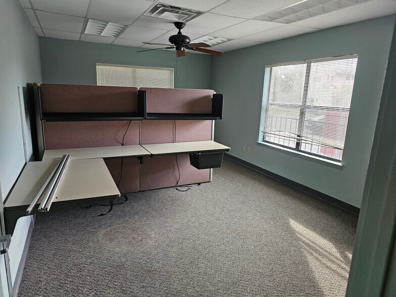 More Photos Of 4501 Spicewood Springs Rd, Austin Office For Lease