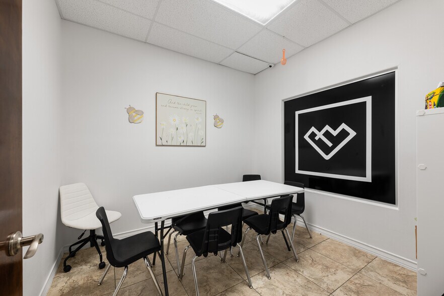 More Photos Of 1259 N Stuart Place Rd, Harlingen Office For Sale