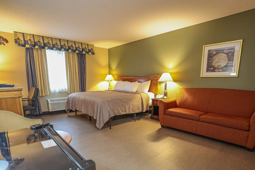 More Photos Of 625 W Washington St, Pittsfield Hotel For Sale