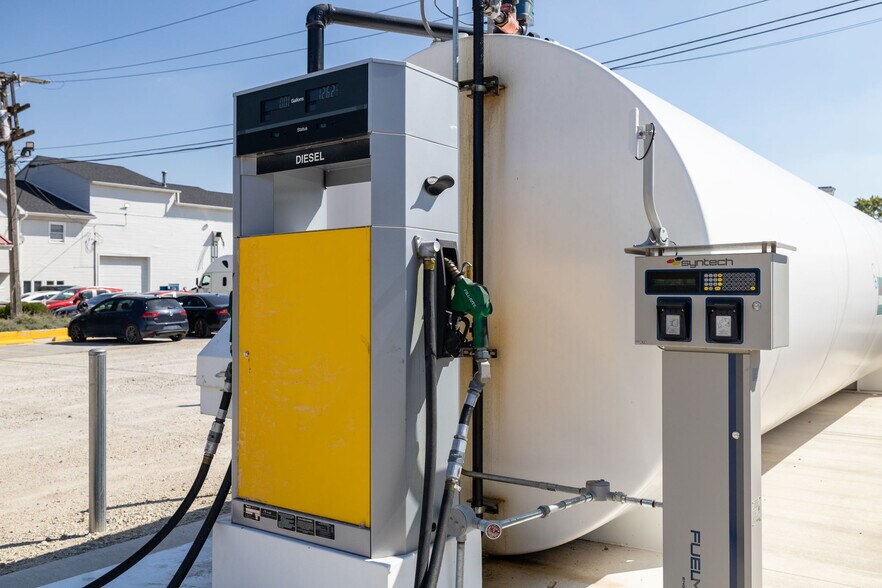 More Photos Of 1781 E Risser St, Kankakee Warehouse For Sale