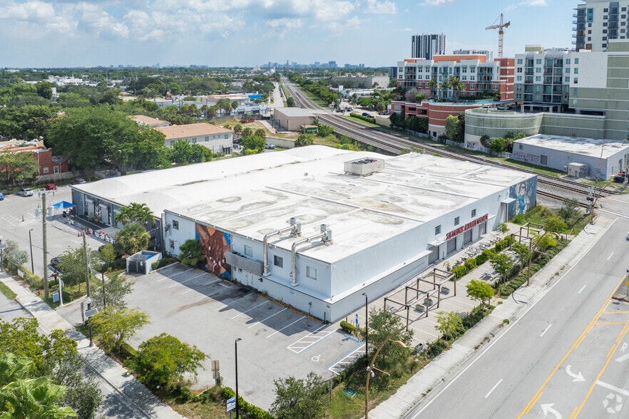 More Photos Of 115 NW 6th St, Fort Lauderdale General Retail For Lease