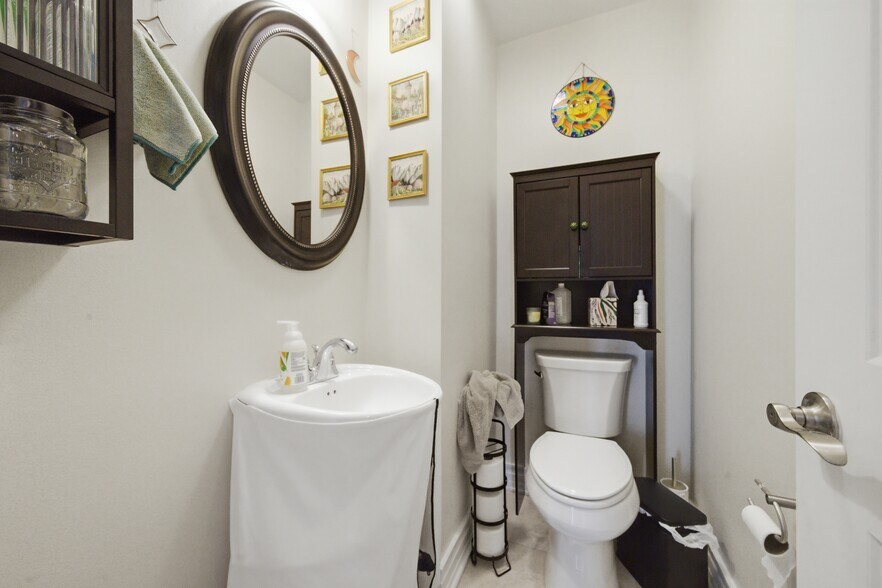 More Photos Of 1640-1642 W Fargo Ave, Chicago Apartments For Sale