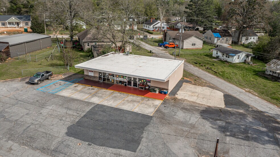 More Photos Of 200 Willard Rd, Clinton Storefront For Sale
