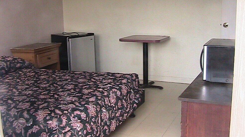 More Photos Of 1011 S Ridgewood Ave, Daytona Beach Hospitality For Sale