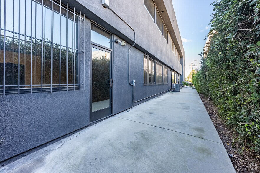More Photos Of 6746 Valjean Ave, Van Nuys Loft Creative Space For Sale