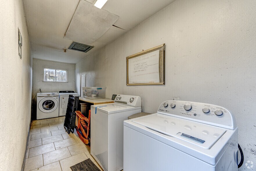 More Photos Of 1001-1007 Spooner St, Pasadena Apartments For Sale