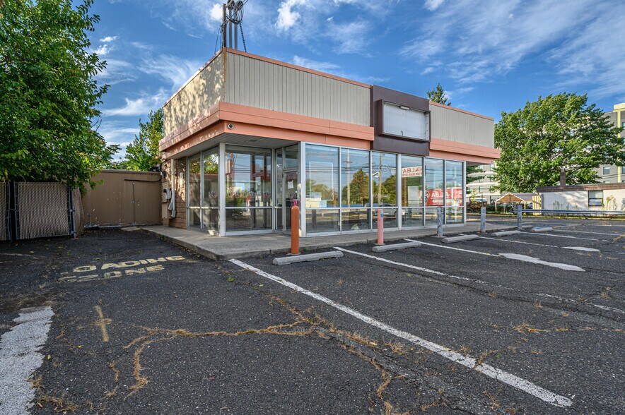 More Photos Of 343 State Route 17, Hasbrouck Heights Fast Food For Lease