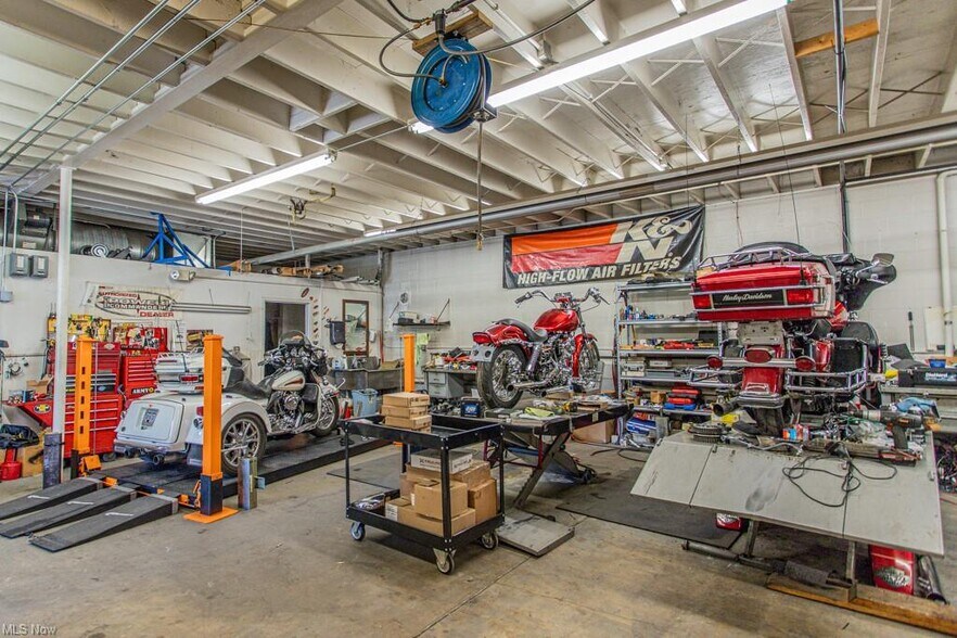 More Photos Of 2362 S Canal St, Newton Falls Storefront For Sale