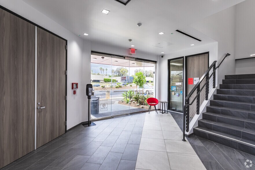More Photos Of 5675 Ruffin Rd, San Diego Unknown For Lease