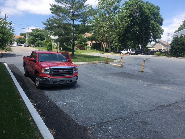 More Photos Of 615 Front St, Whitehall Service For Lease