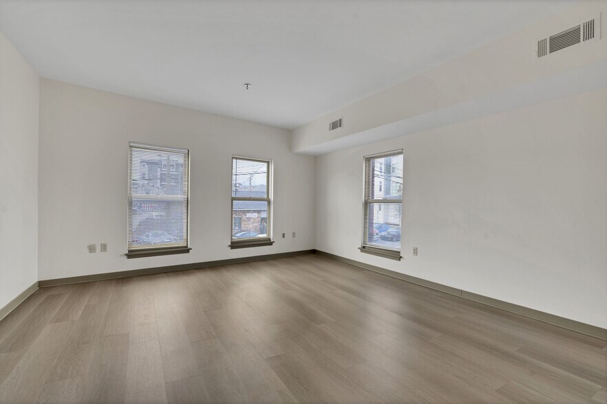 More Photos Of 942 Jefferson St, Nashville Apartments For Sale