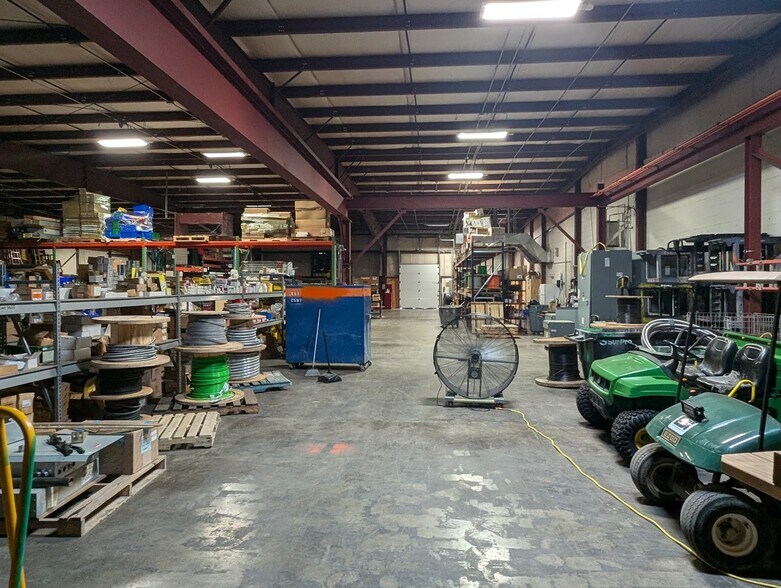 More Photos Of 6150 Enterprise Pky, Grove City Light Distribution For Lease