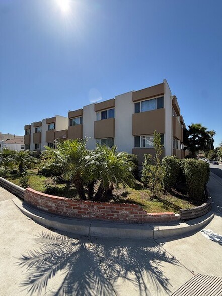 More Photos Of 1530 E Broadway, Glendale Apartments For Sale