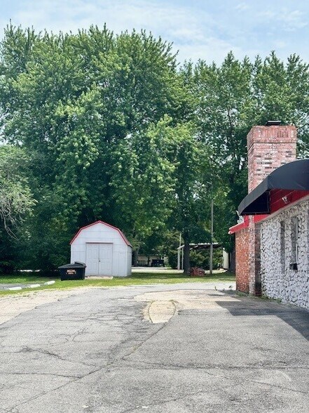 More Photos Of 1100 N York St, Muskogee Restaurant For Sale
