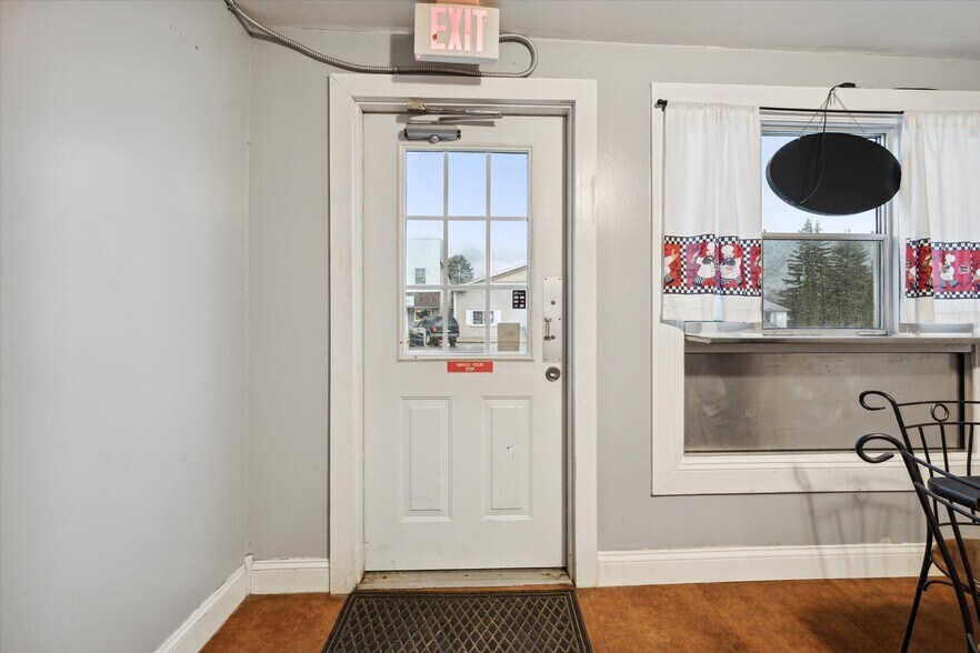 More Photos Of 328 N Main St, Morrice Fast Food For Sale