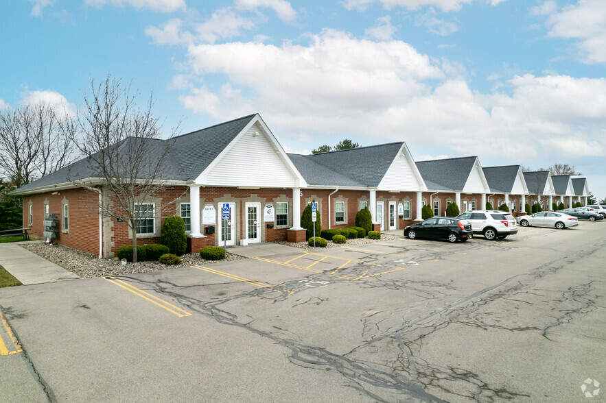 Primary Photo Of 115-151 SULLYS Trl, Pittsford Medical For Lease