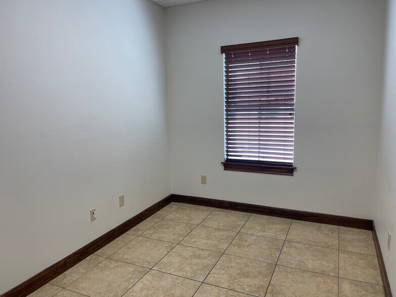 More Photos Of 24668 Kingsland Blvd, Katy Medical For Lease