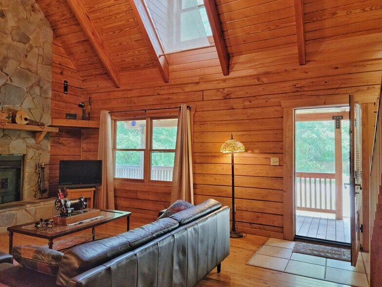 More Photos Of 9545 178th St, Mc Alpin Specialty For Sale