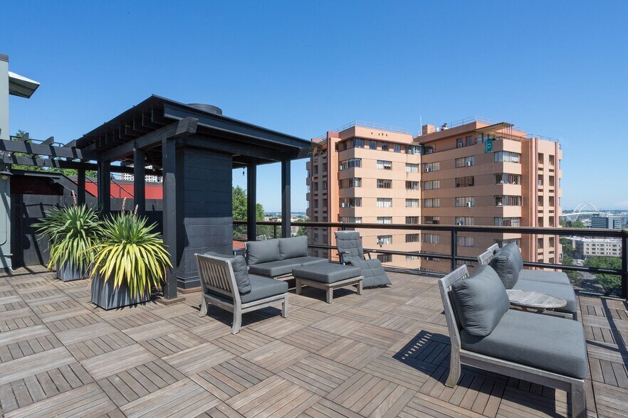 More Photos Of 2020 SW Salmon St, Portland Apartments For Sale